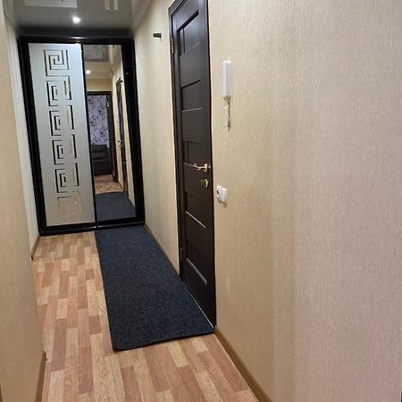 2 Комнатная Квартира, До 6 Спальных Мест Apartamento Kryvyi Rih Exterior foto