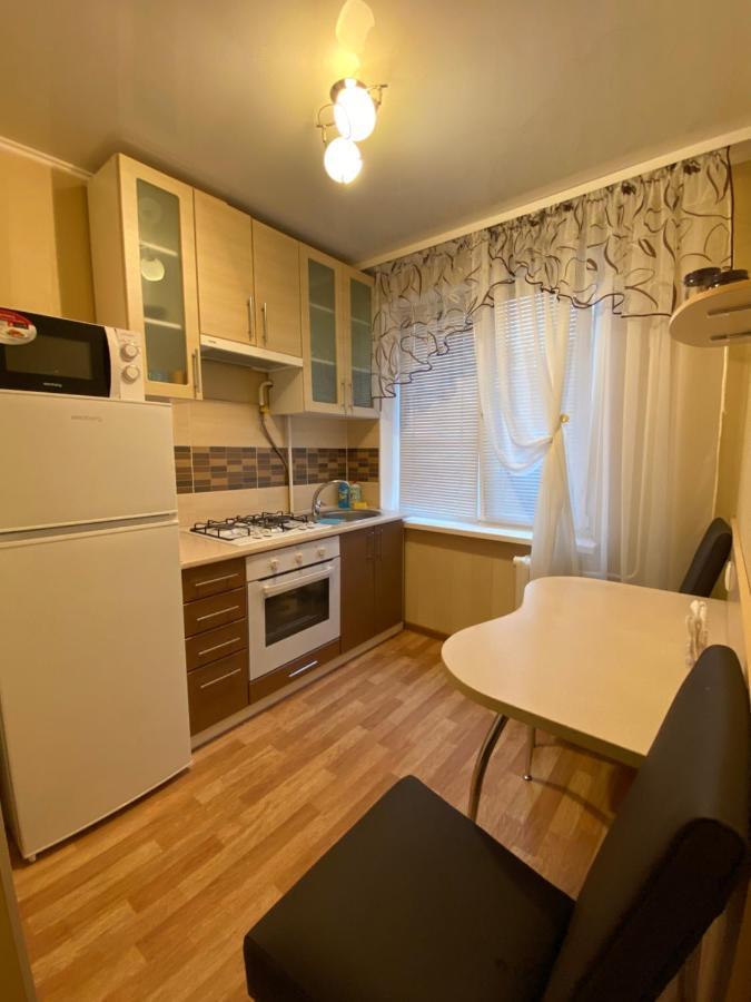 2 Комнатная Квартира, До 6 Спальных Мест Apartamento Kryvyi Rih Exterior foto