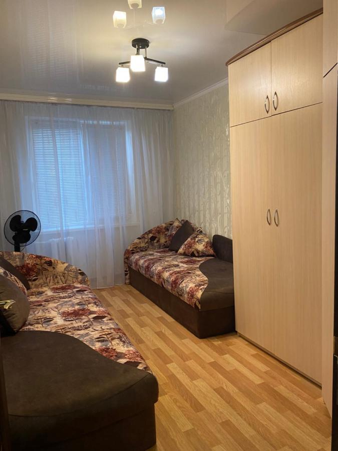 2 Комнатная Квартира, До 6 Спальных Мест Apartamento Kryvyi Rih Exterior foto